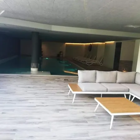 Prive Dans Balneo Aladin كوتيريه